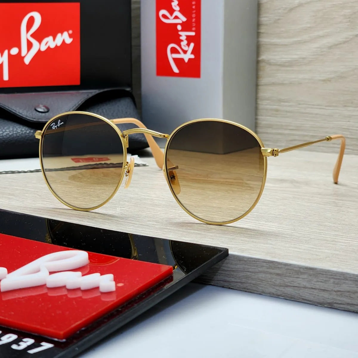 Ray-Ban Model Round 1.1 – Atemporal
